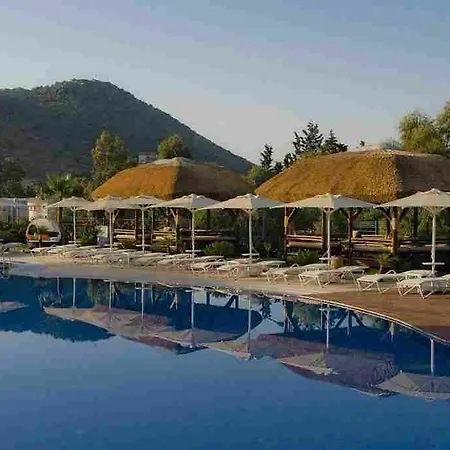 Club Mavi Hotel 4*